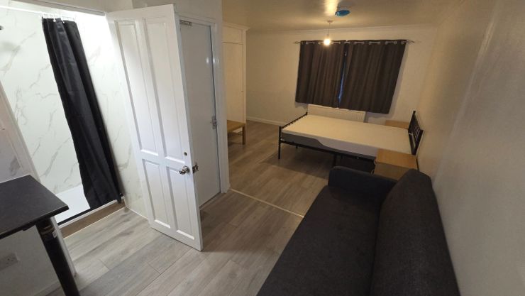 Studio-Style Apartment image 5