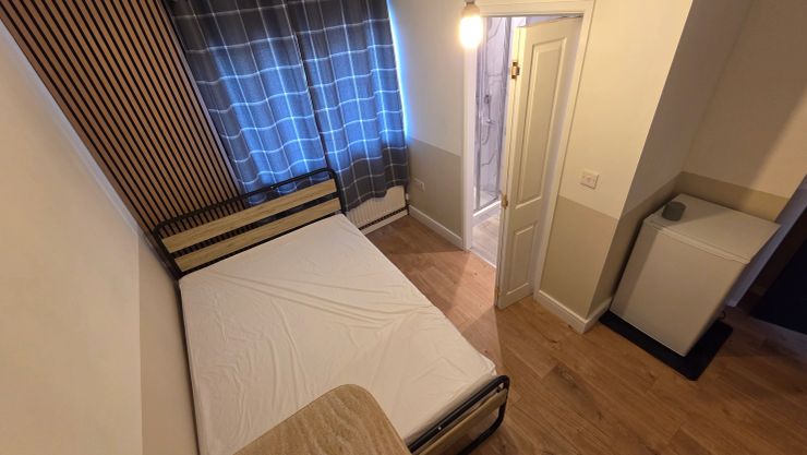 Double En-Suite image 2