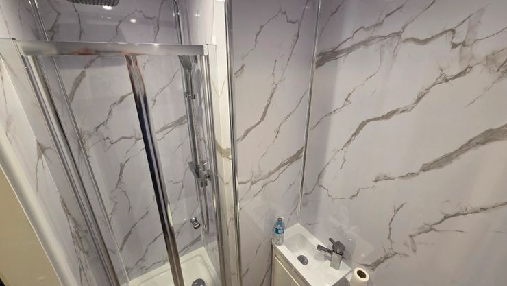 Double En-Suite image 6